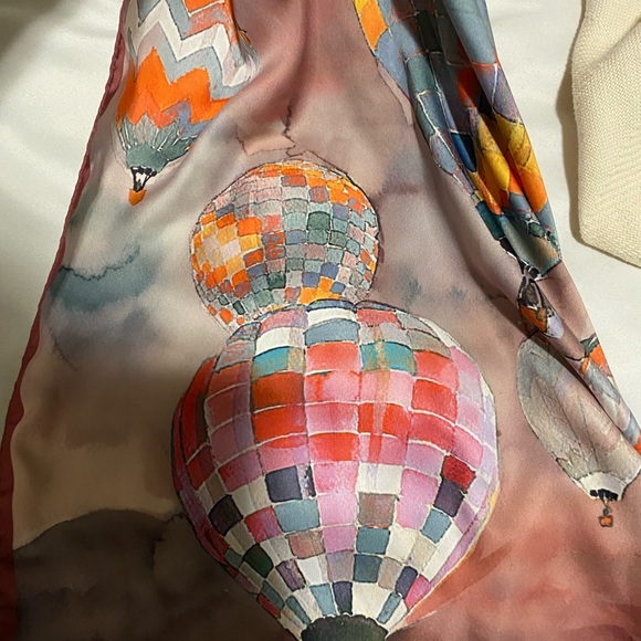 Cappadocia Turkey Hot Air Balloons 100% silk acarf - Picture 10 of 12